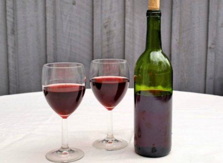 Как исправить кислое домашнее вино: действенные приемы
